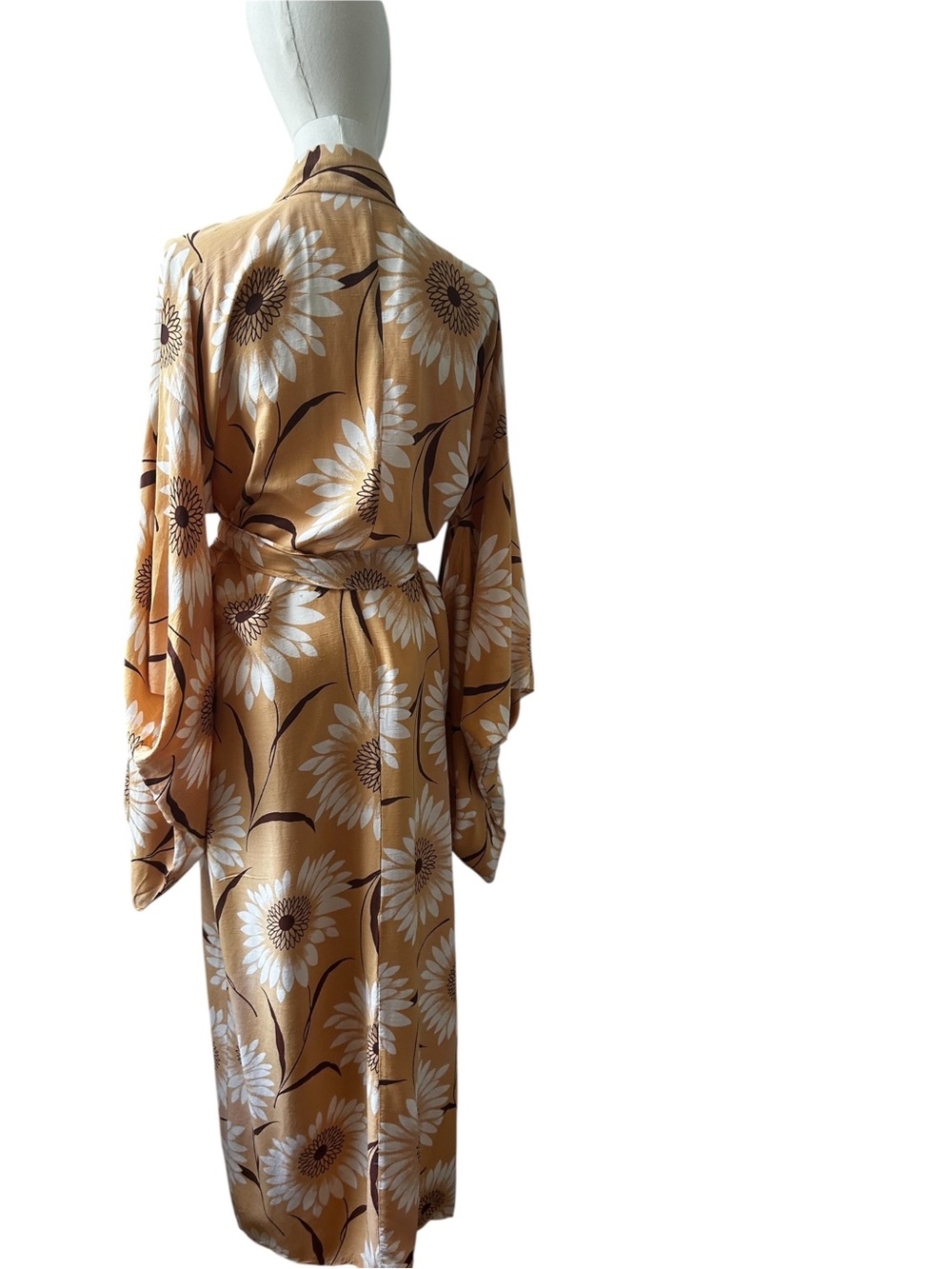 Vintage raw silk kimono, circa 1940. Please see notes re distress/flaws.